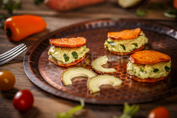 Gezonde vegetarisch eten zoete aardappel avocado room voedsel Stockfoto © grafvision
