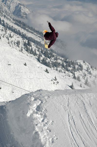 Foto d'archivio: Jumping · freestyle · snowboarder · neve · inverno · montagna