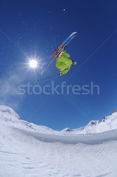 Springen freestyle Skifahrer Luft extreme Sport Stock foto © gravityimaging