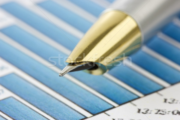 Foto stock: Caneta · financeiro · gráficos · raso