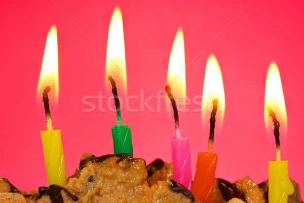 Bougies d'anniversaire rouge gâteau brûlant bougies alimentaire [[stock_photo]] © Grazvydas