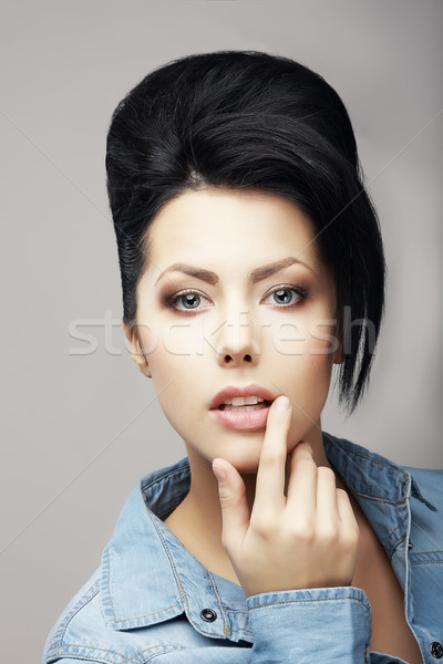 Haar authentisch nobel Brünette trendy Haarschnitt Stock foto © gromovataya
