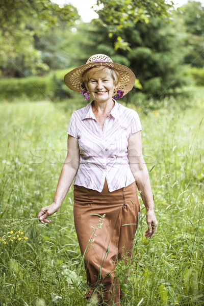 Stockfoto: Sereniteit · vriendelijk · senior · boer · vrouw · stro