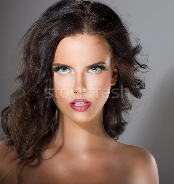 Czarujący młoda kobieta doskonały zdrowych czyste skóry Zdjęcia stock © gromovataya