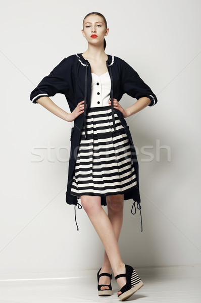 Onafhankelijk vrouw stijlvol kleding mode model Stockfoto © gromovataya