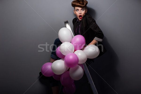 Mujer paso escalera aire globos Foto stock © gromovataya