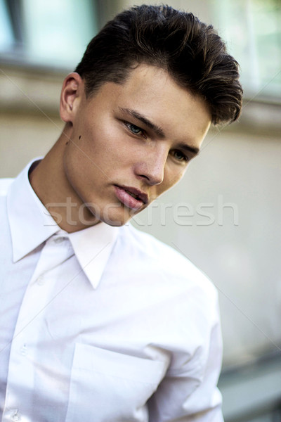 Elegantie moderne modieus jonge knappe man man Stockfoto © gromovataya
