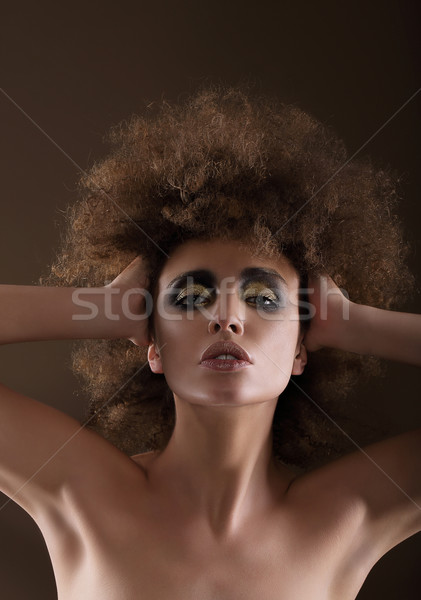 Charismatische vrouw haren gezicht mode schoonheid Stockfoto © gromovataya