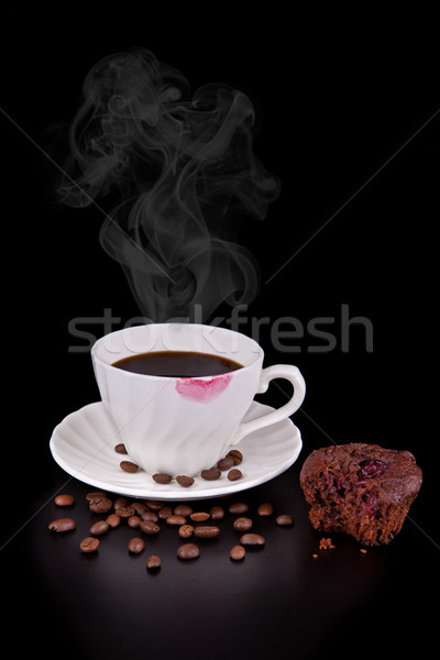 Chaud tasse de café rouge à lèvres rouge muffin noir rouge [[stock_photo]] © gsermek