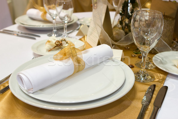 Tabel set nuntă cina de masă cină sticlă Imagine de stoc © gsermek