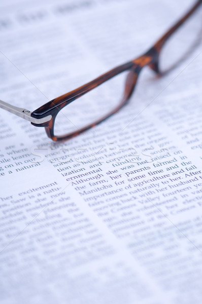 Verres journal lunettes de lecture coup fluorescent [[stock_photo]] © Habman_18