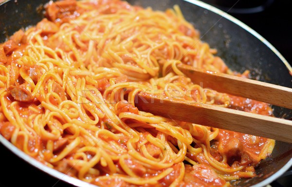 料理 スパゲティ 赤 トマトソース ソーセージ 木製 ストックフォト © hamik