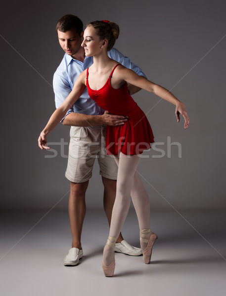 Stockfoto: Vrouwelijke · balletdanser · mooie · instructeur · grijs · ballerina