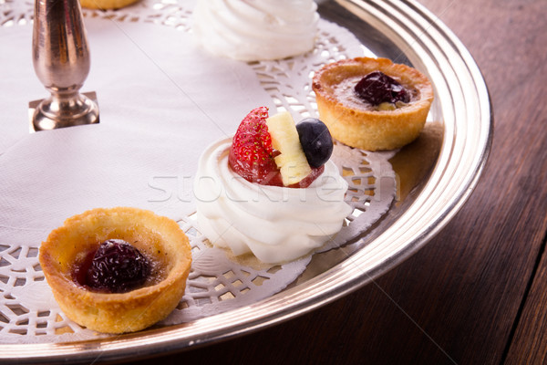 Délicieux dessert desserts servi argent gâteau [[stock_photo]] © handmademedia