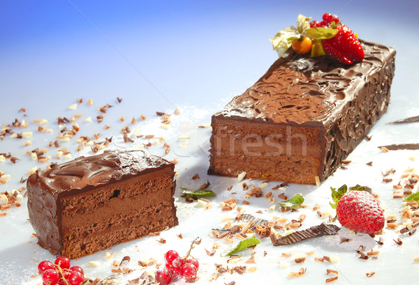 Bolo de chocolate creme frutas comida chocolate bolo Foto stock © hanusst