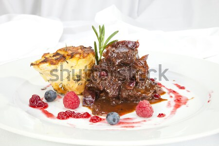 Egzotyczny befsztyk sałatka owocowa żurawina jam restauracji Zdjęcia stock © hanusst
