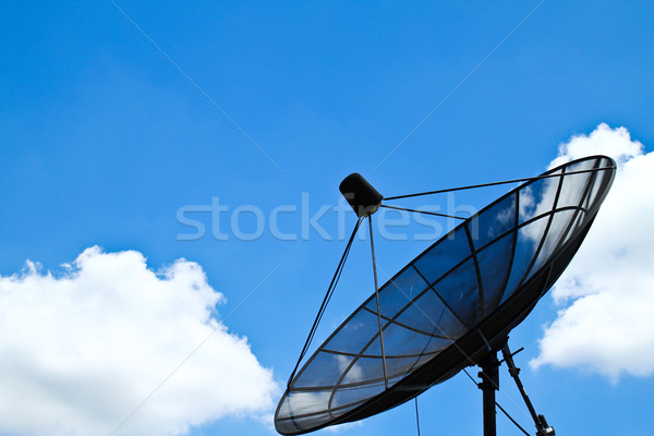 Stockfoto: Schotelantenne · blauwe · hemel · business · televisie · telefoon · ruimte