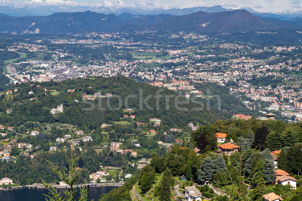 [[stock_photo]]: Petite · ville · lac · Italie · au-dessus · maison · ville