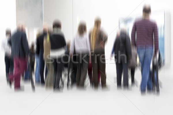 Grupy ludzi wewnątrz wystawa sali działalności Zdjęcia stock © haraldmuc