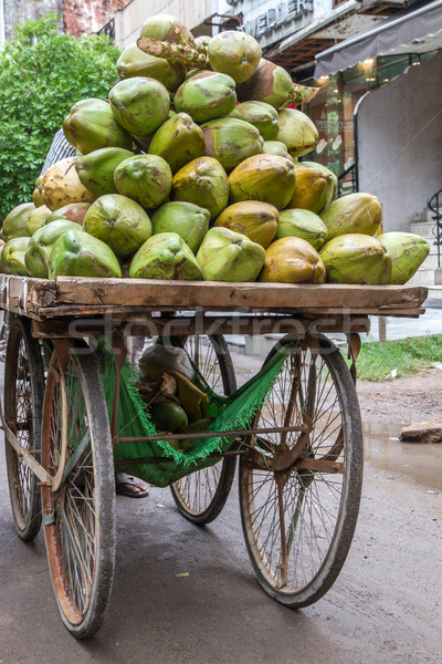 Noix de coco Delhi rue Inde ensemble [[stock_photo]] © haraldmuc