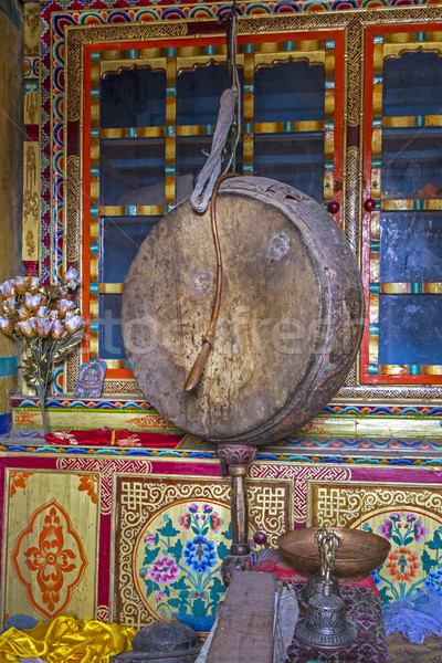 Prière tambour à l'intérieur bouddhique temple Inde Photo stock © haraldmuc