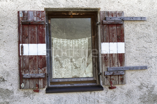 商业照片: 老 · 窗口 · 山 · 棚屋 · 意大利 / old window of a