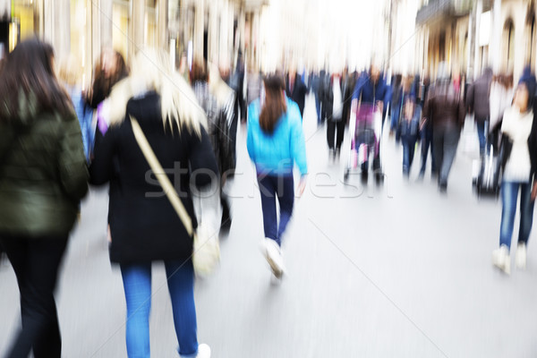 Emberek sétál körül utca üzlet város Stock fotó © haraldmuc