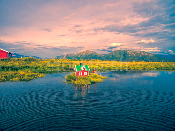 Stockfoto: Klein · huis · eiland · romantische · miniatuur · Rood