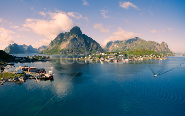 Norwegen atemberaubende Antenne Panorama Fischerei Stadt Stock foto © Harlekino