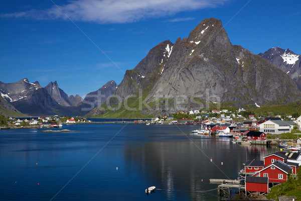 ストックフォト: 絵のように美しい · 町 · 島々 · ノルウェー · 赤 · 釣り