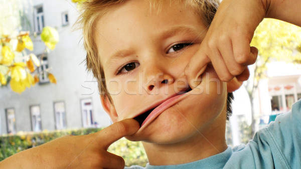 Grimace mains oeil yeux enfant bouche Photo stock © Hasenonkel