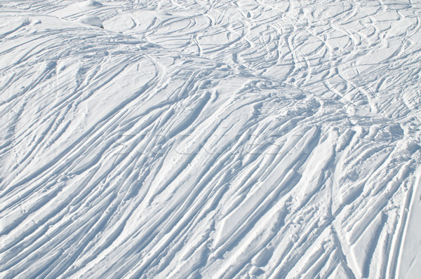 Imagine de stoc: Schi · zăpadă · vedere · deal · acoperit