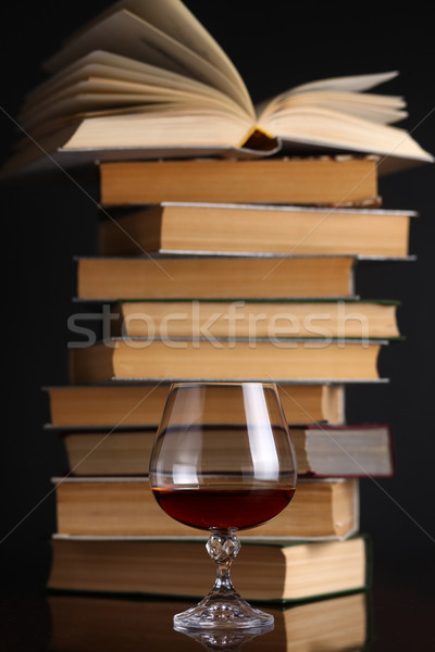 Szkła brandy książek powierzchnia pić Zdjęcia stock © hiddenhallow
