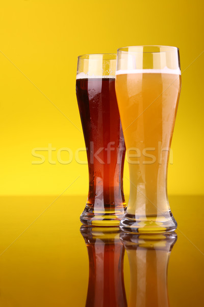 Vidrio cerveza dos gafas brillante amarillo Foto stock © hiddenhallow
