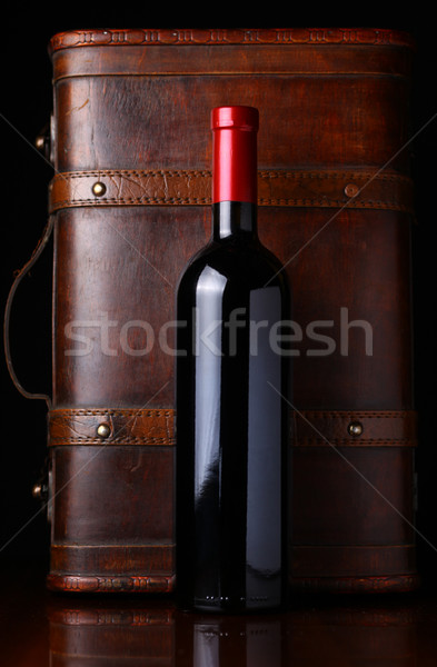 şişe ahşap kutu şarap Stok fotoğraf © hiddenhallow