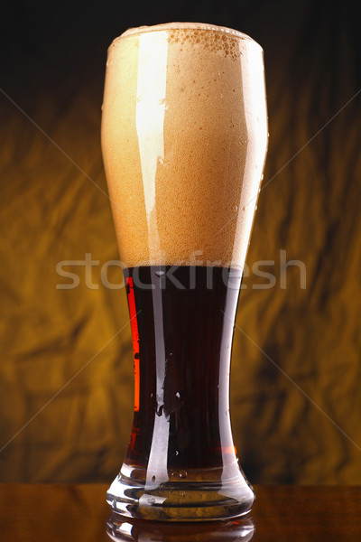 Glas donkere bier lang Geel Stockfoto © hiddenhallow