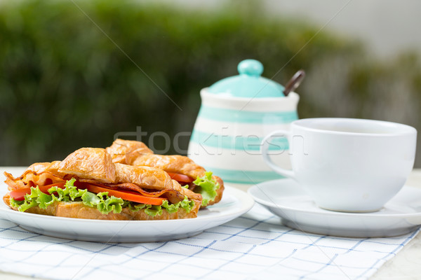 Croissants café da manhã comida branco água Foto stock © hin255