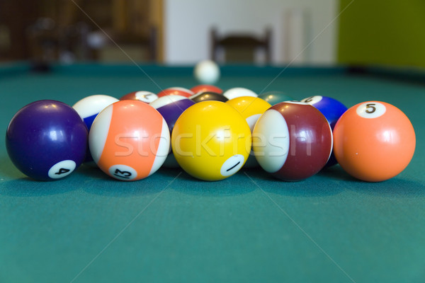 Jogar mesa de bilhar turva branco bola verde Foto stock © Hochwander
