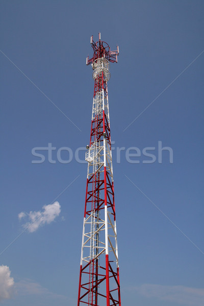 Antenna gsm rete bianco cielo blu chiamata Foto d'archivio © Hochwander