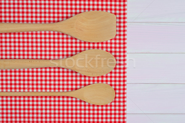 ストックフォト: 台所用品 · 赤 · タオル · 白 · 木製 · 台所用テーブル