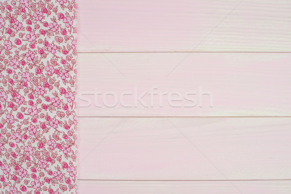 Rosa toalla mesa de madera mesa de cocina Foto stock © homydesign