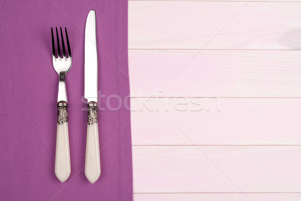 Sprzęt kuchenny fioletowy ręcznik stół kuchenny widok z góry Zdjęcia stock © homydesign