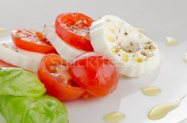 Friss saláta kecskesajt paradicsom bazsalikom pesztó Stock fotó © homydesign