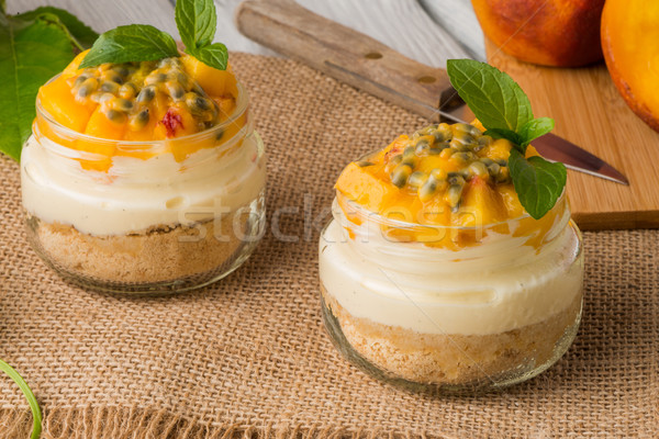 Wüste Joghurt Leidenschaft Obst top Holztisch Stock foto © homydesign