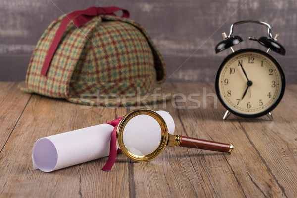 Foto stock: Papel · lupa · velho · mesa · de · madeira · lei · terno