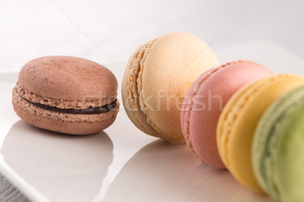 [[stock_photo]]: Classique · macarons · framboise · café · chocolat · crème