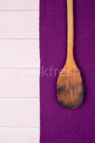 Konyhai felszerelés lila törölköző fából készült konyhaasztal felülnézet Stock fotó © homydesign