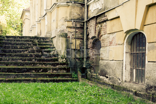 Verlaten herenhuis trappenhuis oude steen trap Stockfoto © hraska