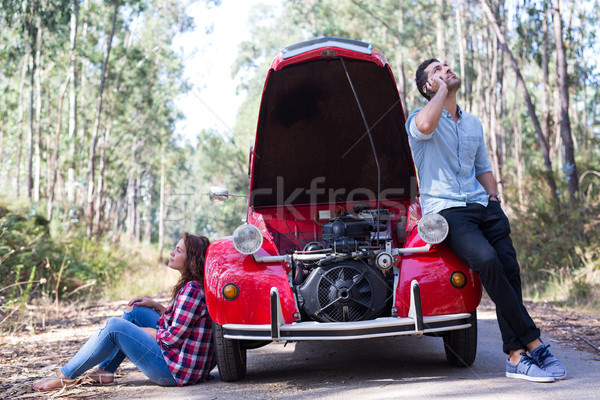 Não férias amigos problema carro velho estrada Foto stock © hsfelix