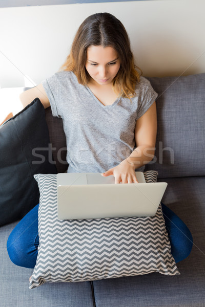 Tag aus schöne Frau entspannenden Computer Mädchen Stock foto © hsfelix